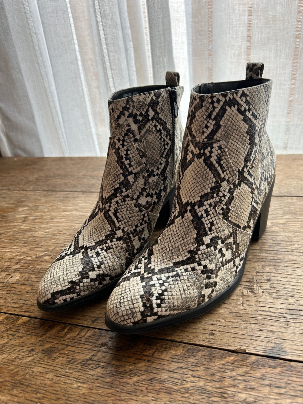 Loft Women's Snake-Pattern Faux Leather Ankle Booties. Pointed Toe Size 9.